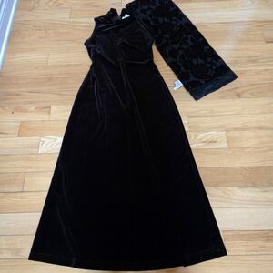 Elegant Dark Brown Velvet Dress With Scarf